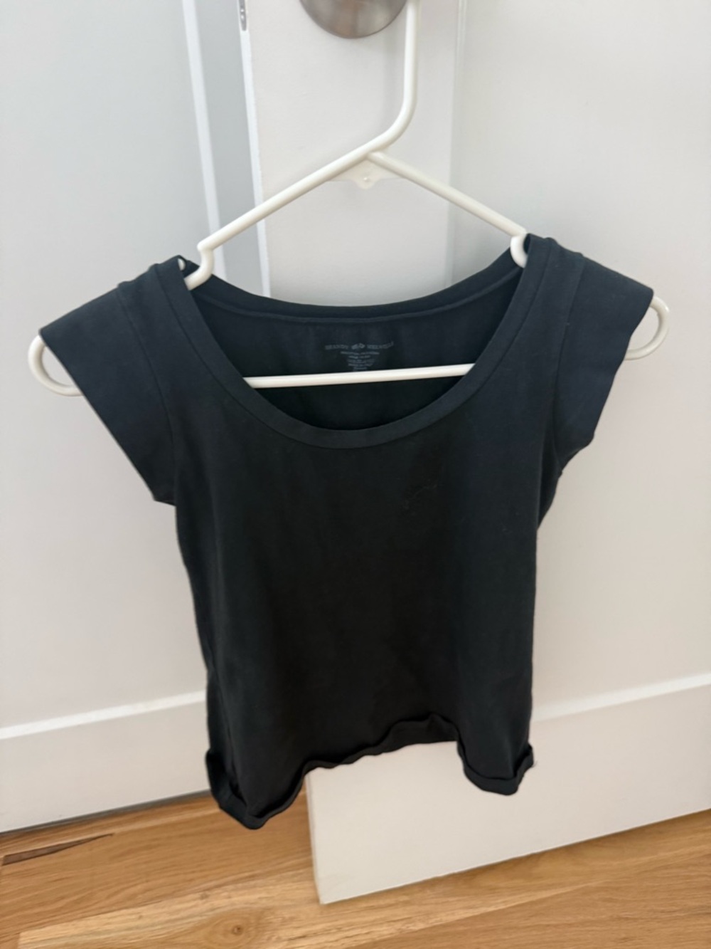 Brandy Melville Classic Black Women's Scoop Neck Tee